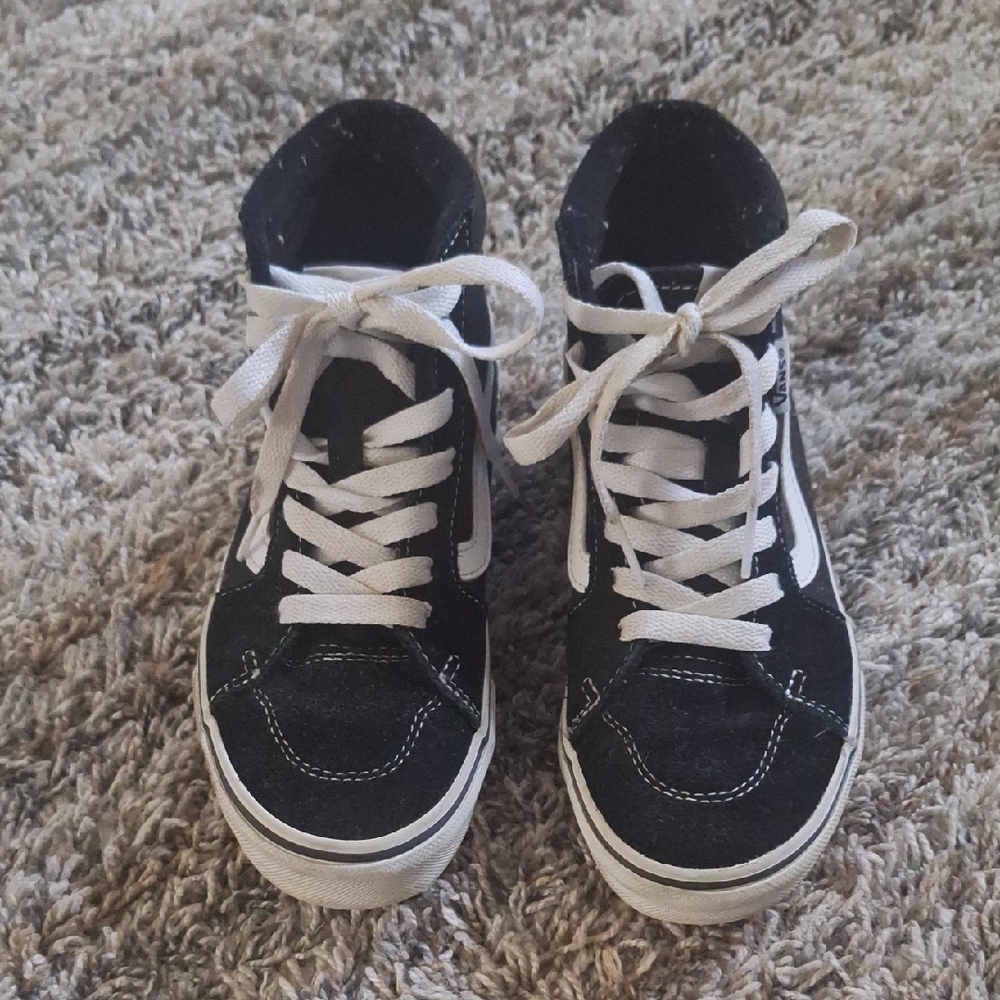 Kids High-Top Sneakers - Black and White